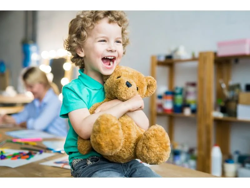 איך בובה מחזקת את הביטחון של הילד ביום הראשון לגן